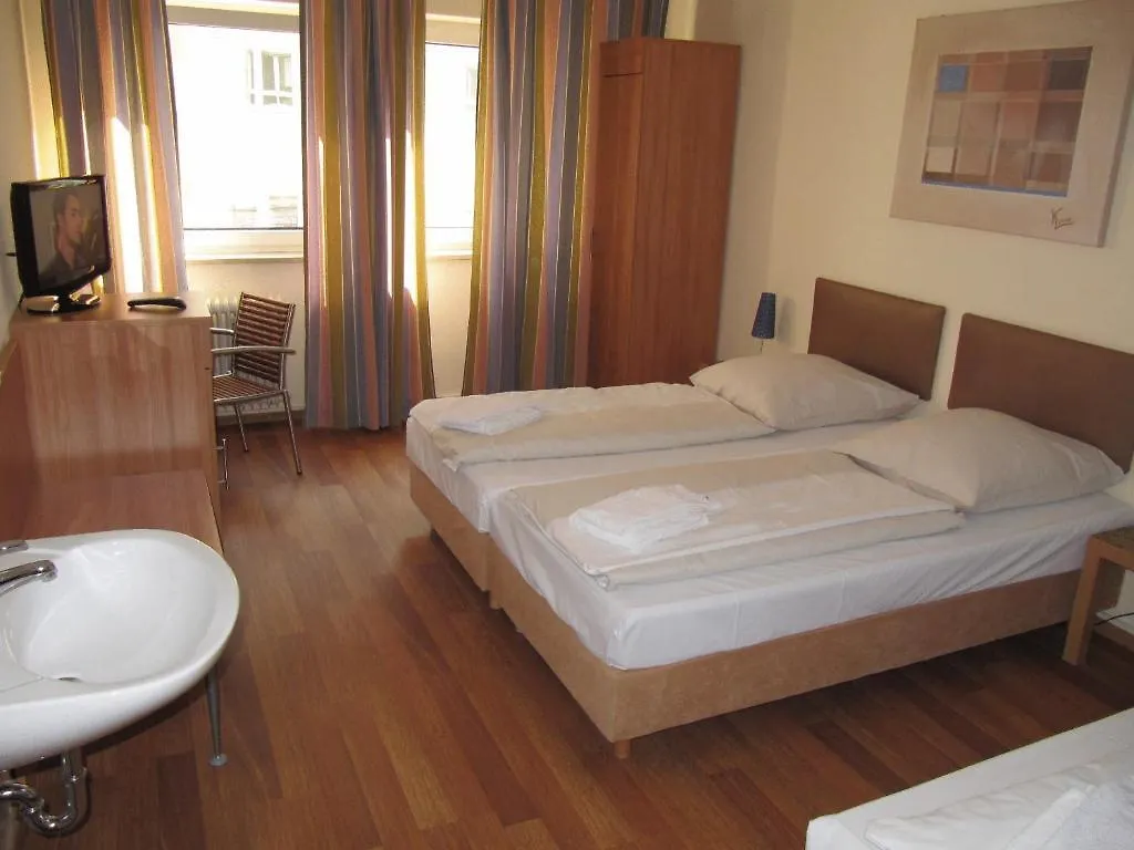 Litty'S Hotel Munich 2*,